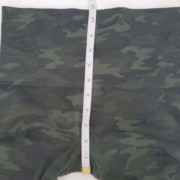 Spanx Look At Me Now Dark Green Camo Seamless High-Waisted Leggings Medium - Picture 6 of 9